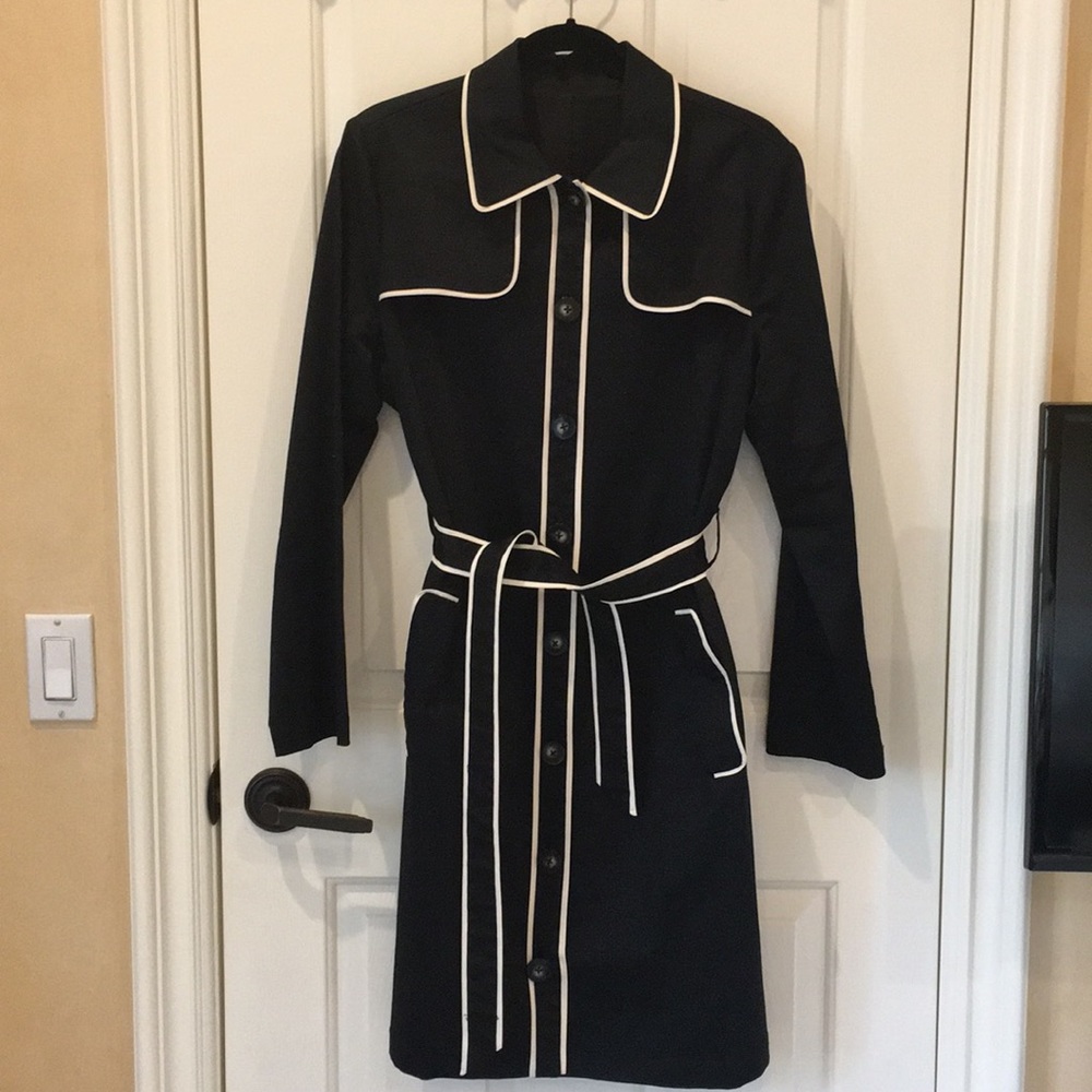 LIGHTWEIGHT BLACK TRENCH COAT SIZE SMALL